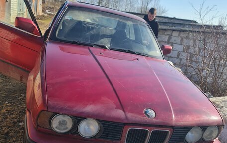 BMW 5 серия, 1988 год, 300 000 рублей, 1 фотография