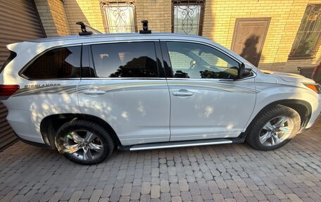 Toyota Highlander III, 2021 год, 4 150 000 рублей, 11 фотография