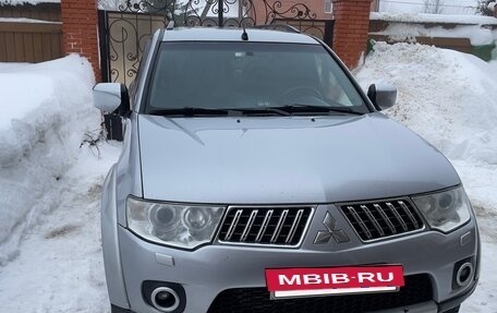 Mitsubishi Pajero Sport II рестайлинг, 2013 год, 1 600 000 рублей, 2 фотография