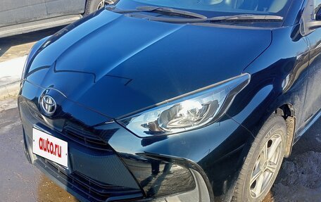 Toyota Yaris, 2021 год, 1 250 000 рублей, 3 фотография