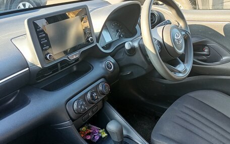 Toyota Yaris, 2021 год, 1 250 000 рублей, 6 фотография