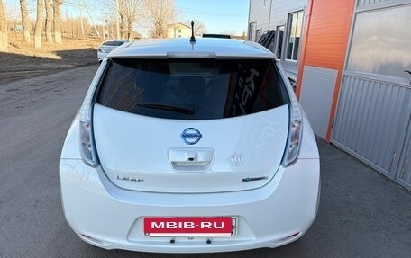 Nissan Leaf I, 2013 год, 750 000 рублей, 2 фотография