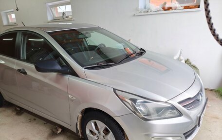 Hyundai Solaris II рестайлинг, 2015 год, 920 000 рублей, 2 фотография