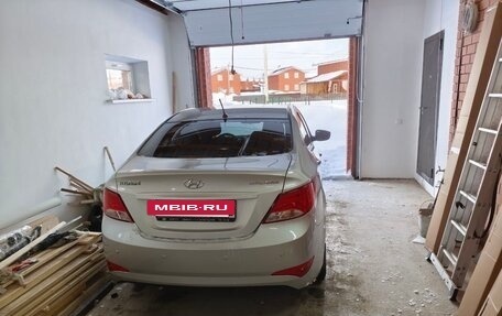 Hyundai Solaris II рестайлинг, 2015 год, 920 000 рублей, 3 фотография