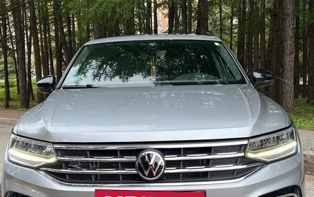 Volkswagen Tiguan II, 2021 год, 4 500 000 рублей, 2 фотография