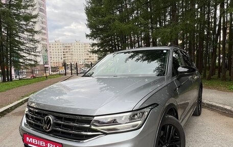 Volkswagen Tiguan II, 2021 год, 4 500 000 рублей, 3 фотография