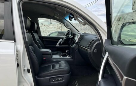 Toyota Land Cruiser 200, 2016 год, 5 249 900 рублей, 14 фотография