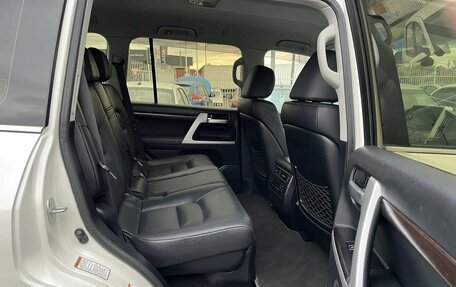 Toyota Land Cruiser 200, 2016 год, 5 249 900 рублей, 13 фотография