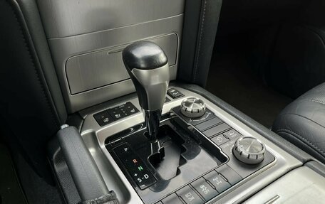 Toyota Land Cruiser 200, 2016 год, 5 249 900 рублей, 17 фотография