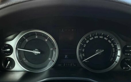 Toyota Land Cruiser 200, 2016 год, 5 249 900 рублей, 26 фотография