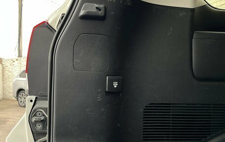 Toyota Land Cruiser 200, 2016 год, 5 249 900 рублей, 24 фотография