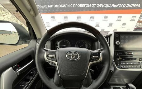 Toyota Land Cruiser 200, 2016 год, 5 249 900 рублей, 19 фотография