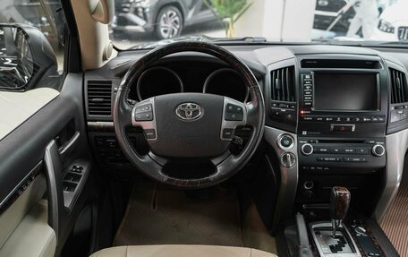 Toyota Land Cruiser 200, 2011 год, 3 250 000 рублей, 16 фотография