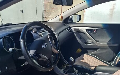 Hyundai Elantra V, 2012 год, 1 049 000 рублей, 11 фотография