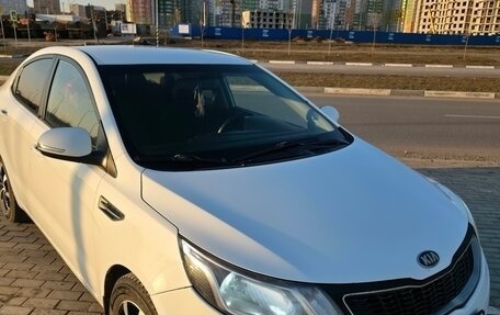 KIA Rio III рестайлинг, 2013 год, 1 000 000 рублей, 6 фотография