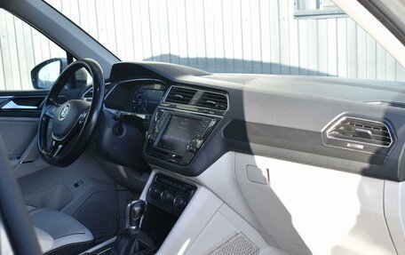 Volkswagen Tiguan I, 2017 год, 2 399 888 рублей, 22 фотография