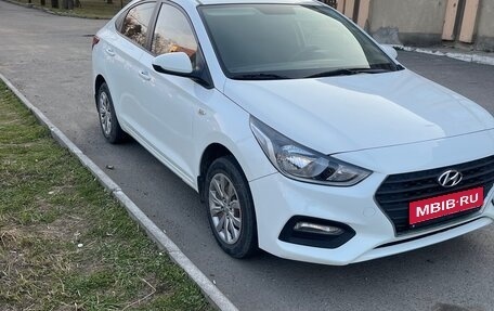 Hyundai Solaris II рестайлинг, 2018 год, 800 000 рублей, 1 фотография