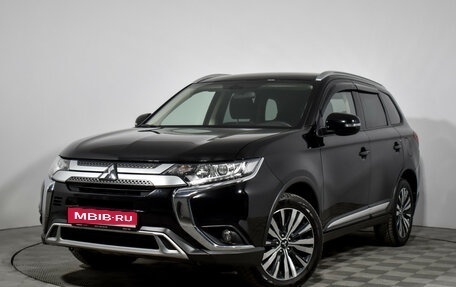 Mitsubishi Outlander III рестайлинг 3, 2019 год, 2 399 000 рублей, 1 фотография