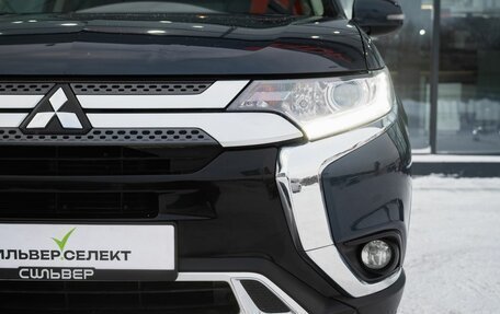 Mitsubishi Outlander III рестайлинг 3, 2019 год, 1 910 000 рублей, 10 фотография