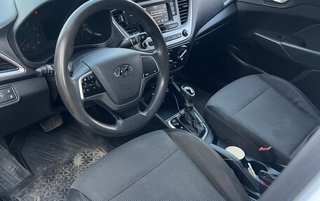 Hyundai Solaris II рестайлинг, 2018 год, 800 000 рублей, 6 фотография