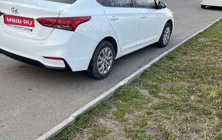 Hyundai Solaris II рестайлинг, 2018 год, 800 000 рублей, 5 фотография