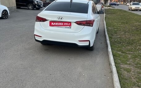 Hyundai Solaris II рестайлинг, 2018 год, 800 000 рублей, 4 фотография