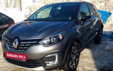 Renault Kaptur I рестайлинг, 2020 год, 1 580 000 рублей, 4 фотография