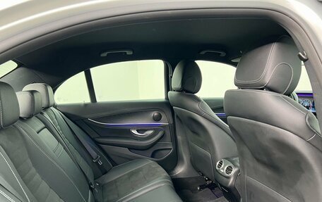 Mercedes-Benz E-Класс, 2019 год, 3 990 000 рублей, 10 фотография