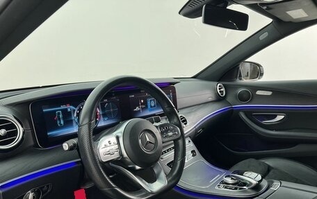 Mercedes-Benz E-Класс, 2019 год, 3 990 000 рублей, 9 фотография