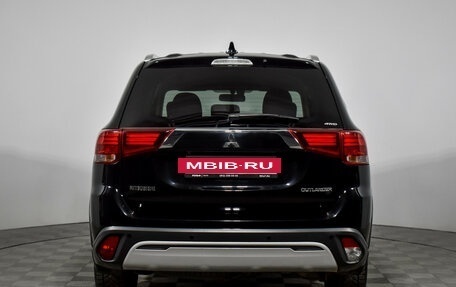 Mitsubishi Outlander III рестайлинг 3, 2019 год, 2 399 000 рублей, 6 фотография