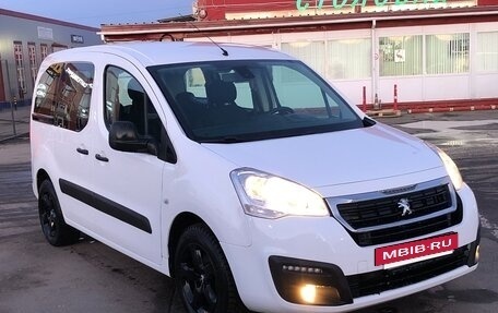 Peugeot Partner II рестайлинг 2, 2022 год, 1 630 000 рублей, 4 фотография
