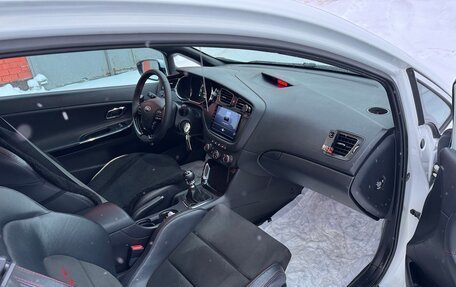 KIA cee'd GT II, 2015 год, 1 300 000 рублей, 9 фотография
