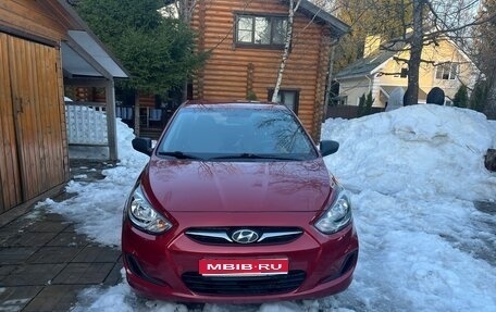 Hyundai Solaris II рестайлинг, 2013 год, 700 000 рублей, 1 фотография