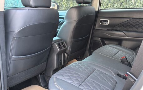 Mitsubishi Outlander III рестайлинг 3, 2022 год, 2 000 123 рублей, 12 фотография