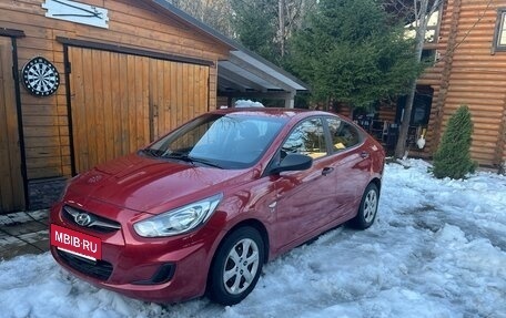 Hyundai Solaris II рестайлинг, 2013 год, 700 000 рублей, 2 фотография