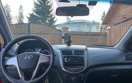 Hyundai Solaris II рестайлинг, 2013 год, 700 000 рублей, 7 фотография