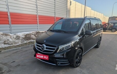 Mercedes-Benz V-Класс, 2019 год, 6 150 000 рублей, 2 фотография