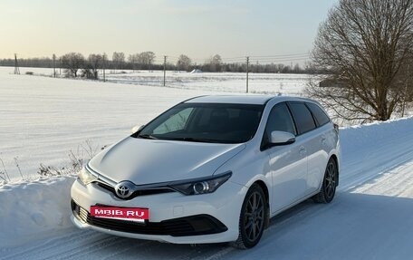 Toyota Auris II, 2016 год, 1 349 000 рублей, 3 фотография
