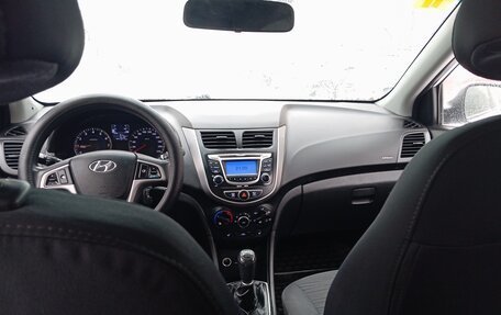 Hyundai Solaris II рестайлинг, 2016 год, 550 000 рублей, 9 фотография