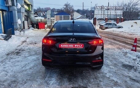 Hyundai Solaris II рестайлинг, 2019 год, 1 700 000 рублей, 5 фотография