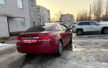 Chevrolet Cruze II, 2010 год, 750 000 рублей, 3 фотография