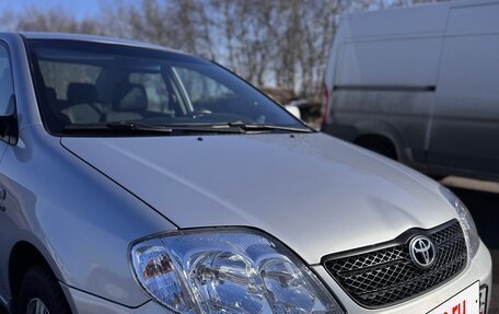 Toyota Corolla, 2004 год, 650 000 рублей, 2 фотография