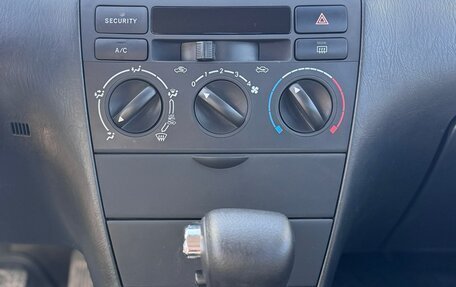 Toyota Corolla, 2004 год, 650 000 рублей, 18 фотография