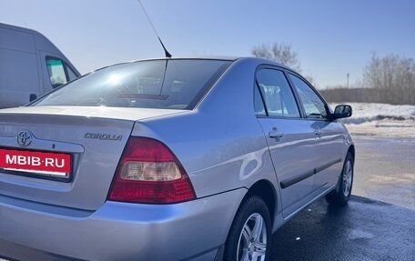 Toyota Corolla, 2004 год, 650 000 рублей, 9 фотография