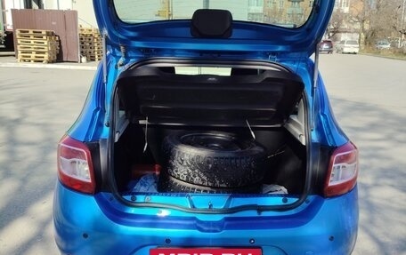 Renault Sandero II рестайлинг, 2016 год, 600 000 рублей, 25 фотография