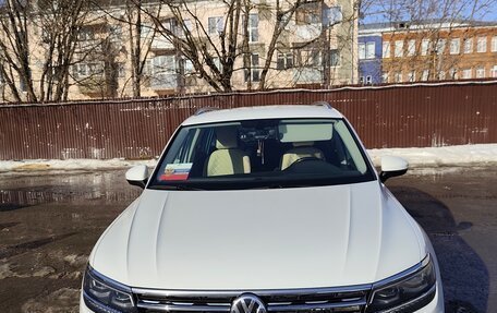 Volkswagen Tiguan II, 2017 год, 2 000 000 рублей, 1 фотография