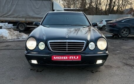 Mercedes-Benz E-Класс, 2000 год, 620 000 рублей, 1 фотография