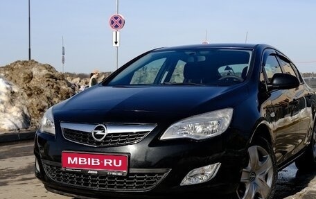 Opel Astra J, 2012 год, 850 000 рублей, 1 фотография