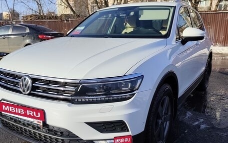 Volkswagen Tiguan II, 2017 год, 2 000 000 рублей, 3 фотография