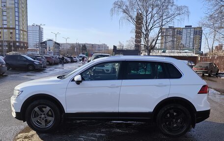 Volkswagen Tiguan II, 2017 год, 2 000 000 рублей, 12 фотография